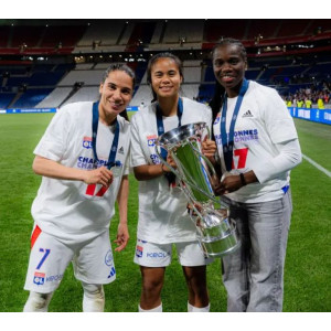23-24 Olympique Lyonnais Féminin Championnes T-Shirt