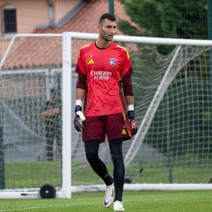 Junior Goalkeeper Training Shorts 25–26 – Olympique Lyonnais